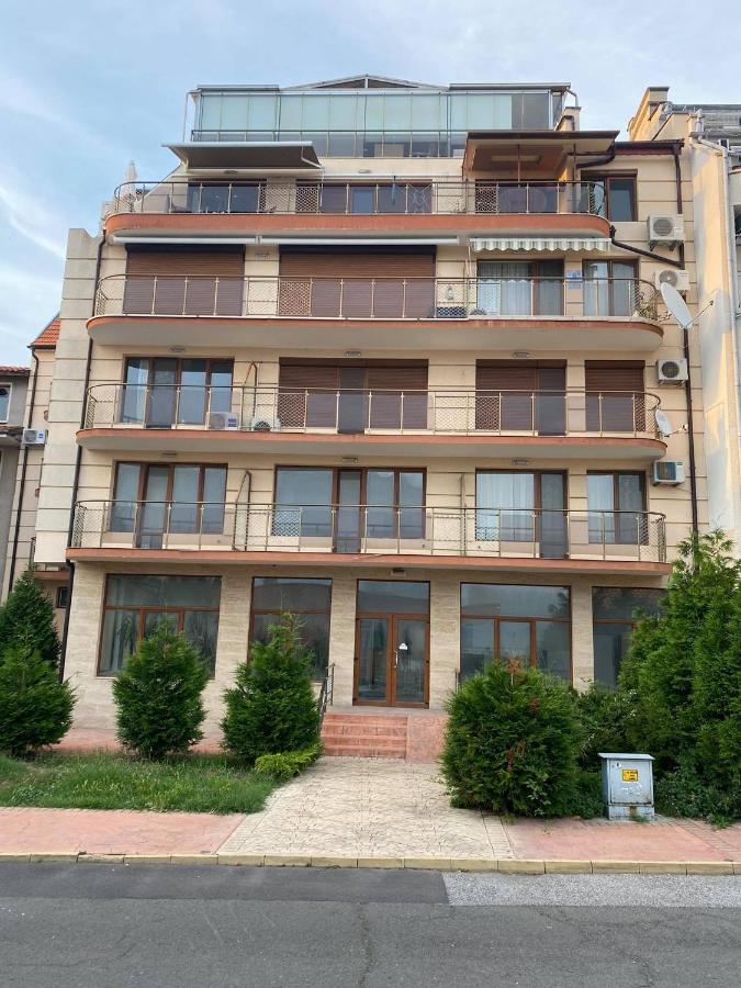 Apartment Nadejda ポモリエ エクステリア 写真